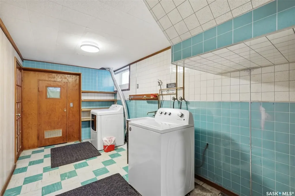 306 108th Street W Saskatoon SK S7N 1P8