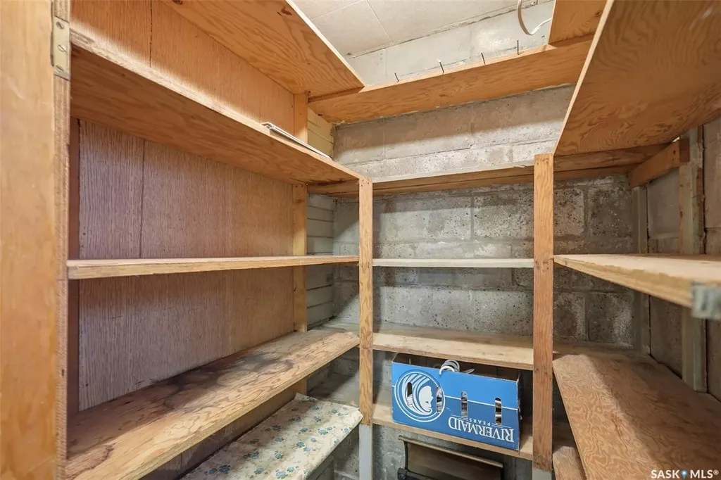 306 108th Street W Saskatoon SK S7N 1P8