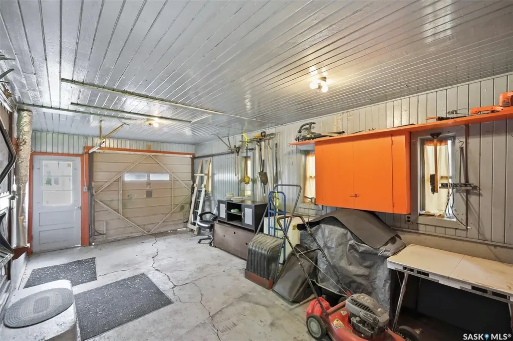306 108th Street W Saskatoon SK S7N 1P8