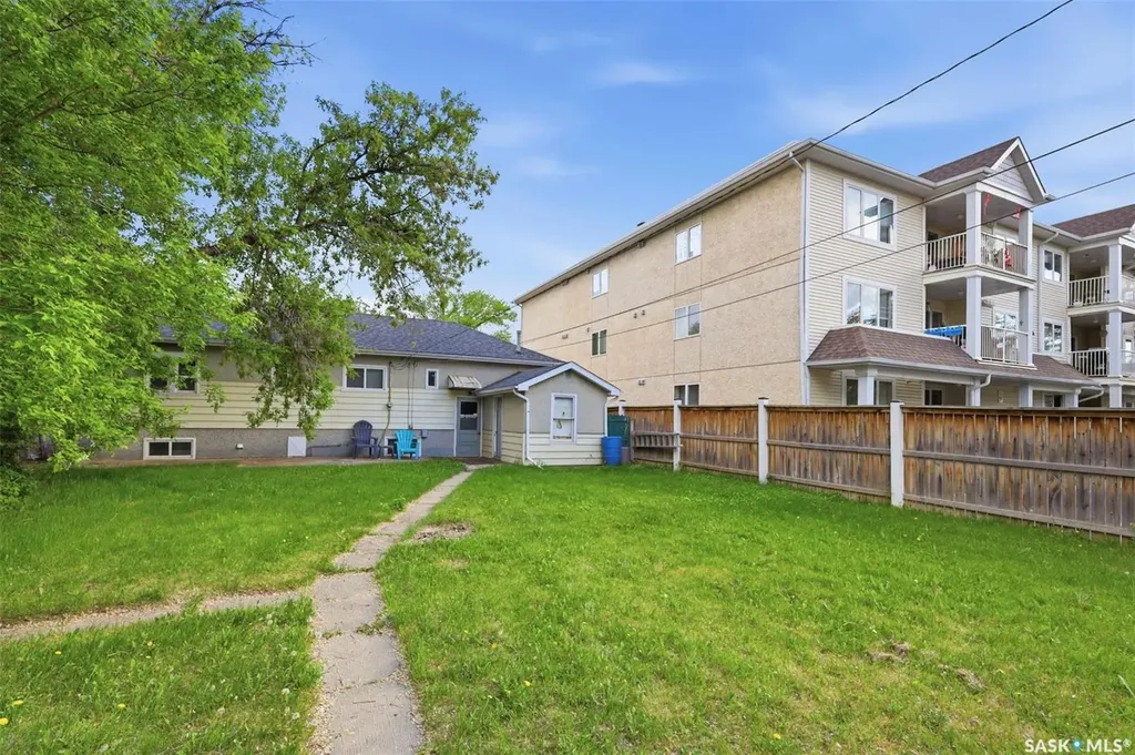 306 108th Street W Saskatoon SK S7N 1P8