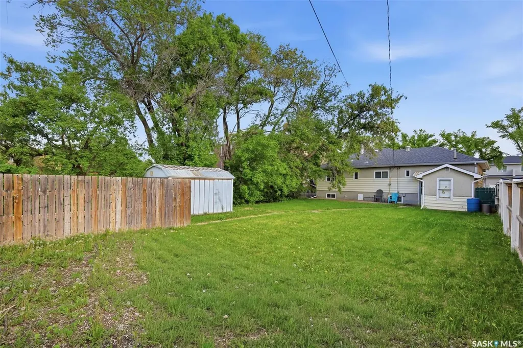 306 108th Street W Saskatoon SK S7N 1P8