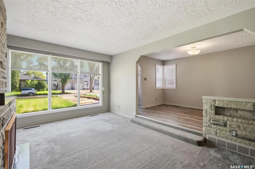 306 108th Street W Saskatoon SK S7N 1P8
