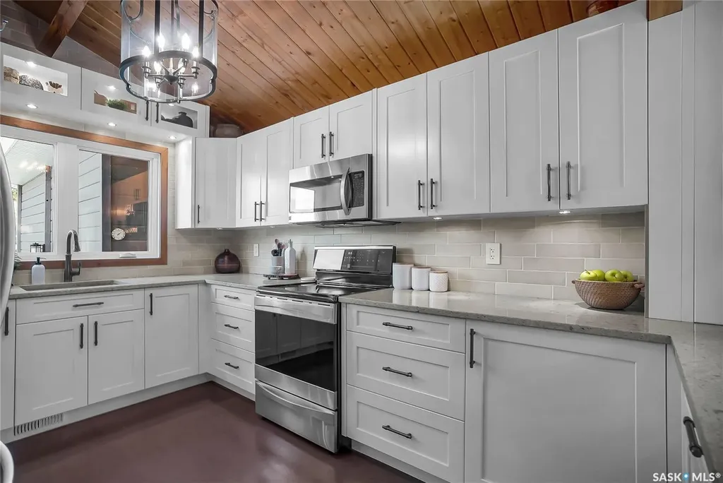 415 Chitek Crescent Saskatoon SK S7K 5C1