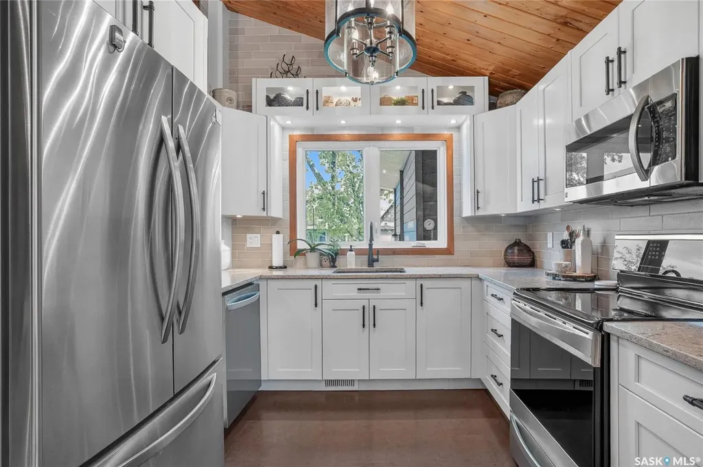 415 Chitek Crescent Saskatoon SK S7K 5C1