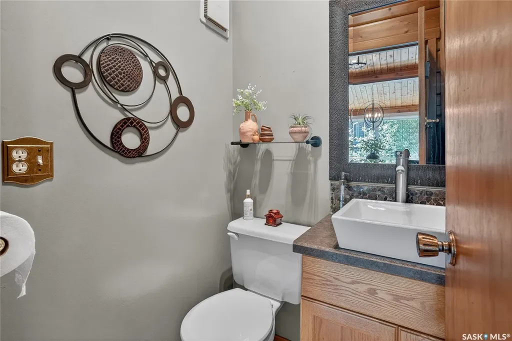 415 Chitek Crescent Saskatoon SK S7K 5C1
