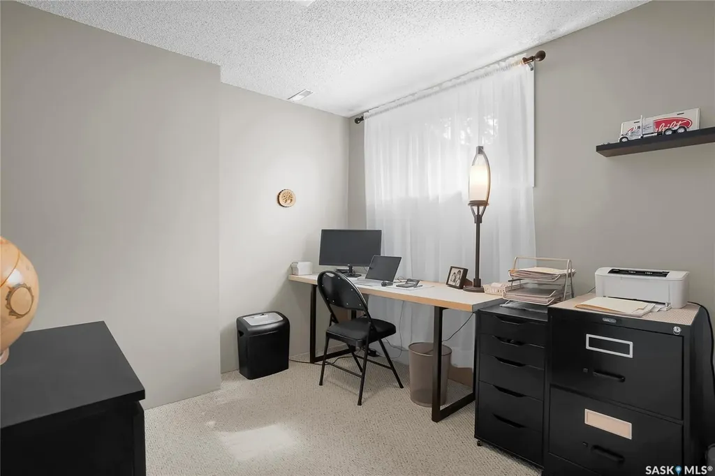 415 Chitek Crescent Saskatoon SK S7K 5C1