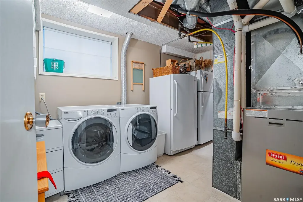 415 Chitek Crescent Saskatoon SK S7K 5C1