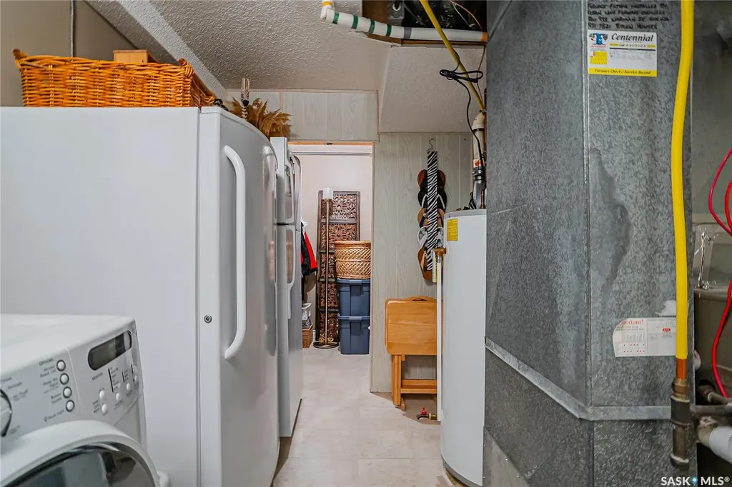 415 Chitek Crescent Saskatoon SK S7K 5C1
