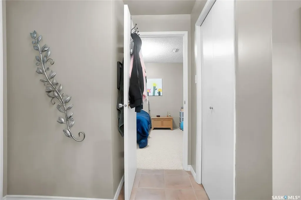 415 Chitek Crescent Saskatoon SK S7K 5C1