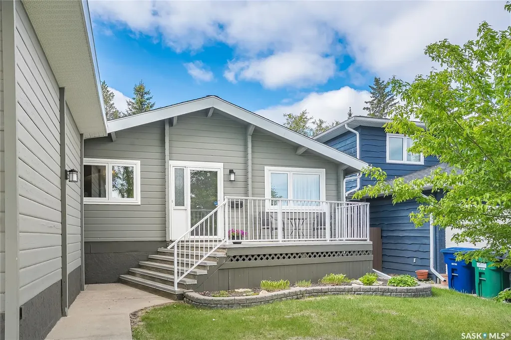 415 Chitek Crescent Saskatoon SK S7K 5C1