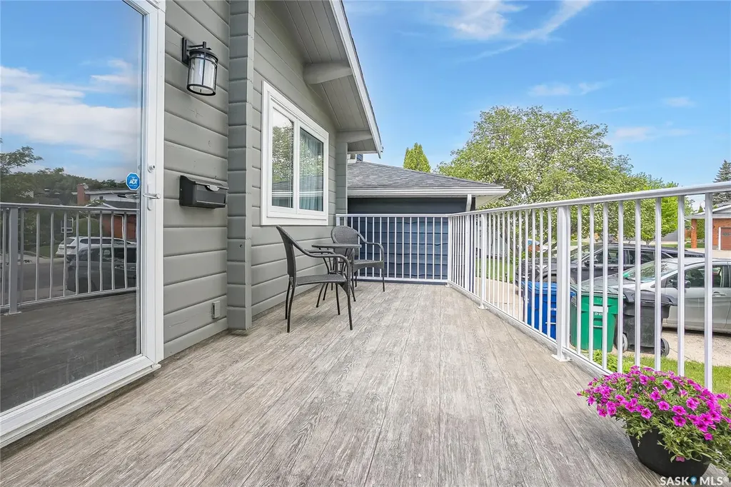 415 Chitek Crescent Saskatoon SK S7K 5C1