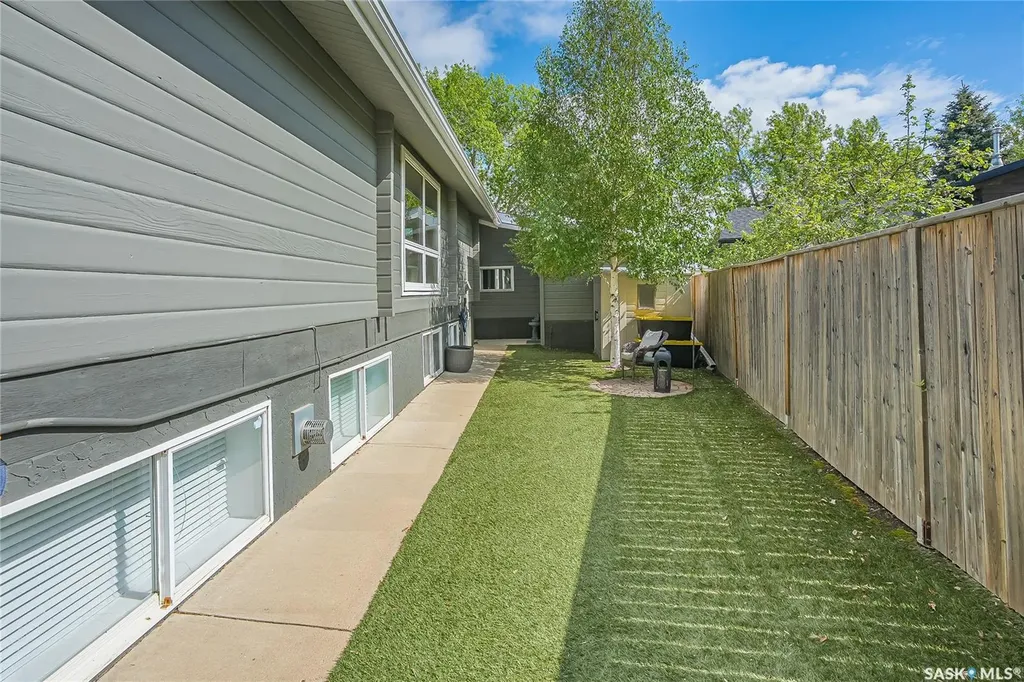 415 Chitek Crescent Saskatoon SK S7K 5C1