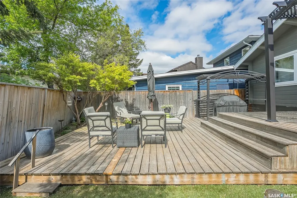 415 Chitek Crescent Saskatoon SK S7K 5C1