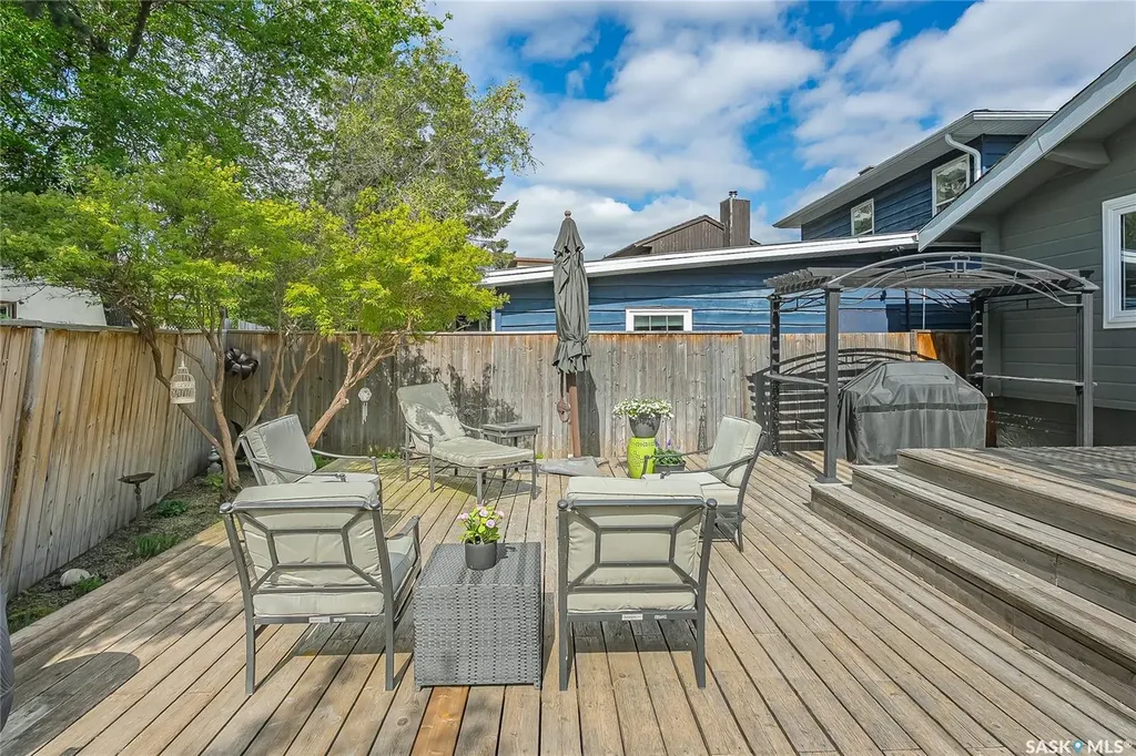 415 Chitek Crescent Saskatoon SK S7K 5C1