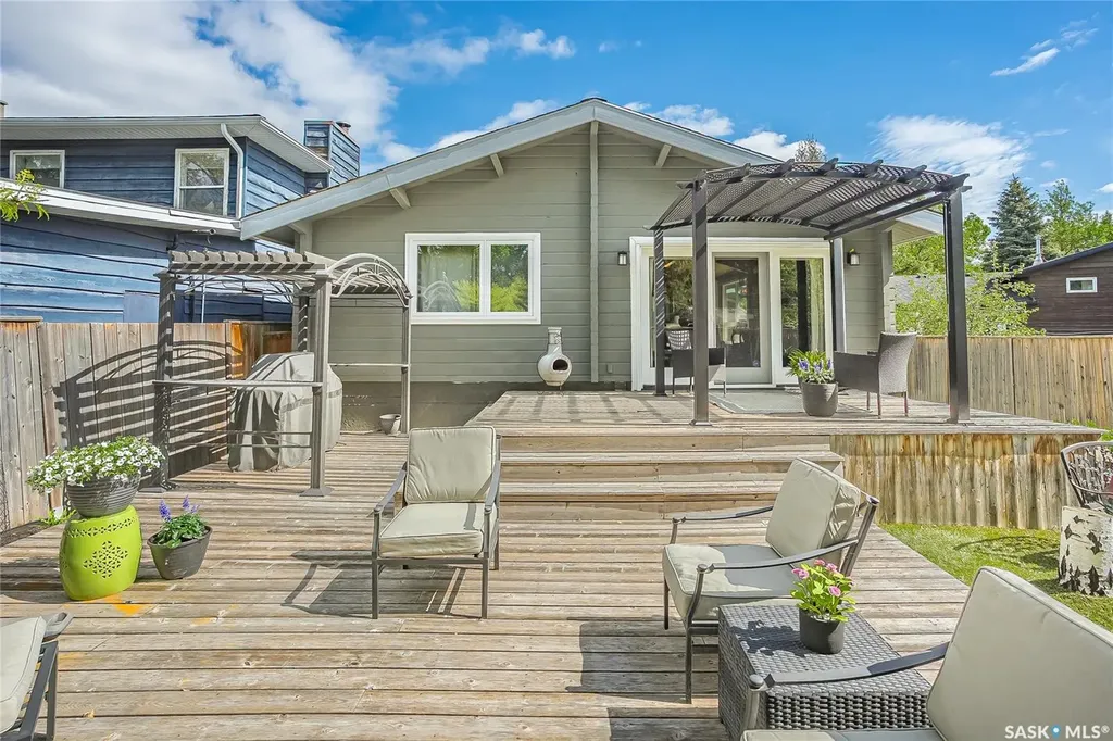 415 Chitek Crescent Saskatoon SK S7K 5C1