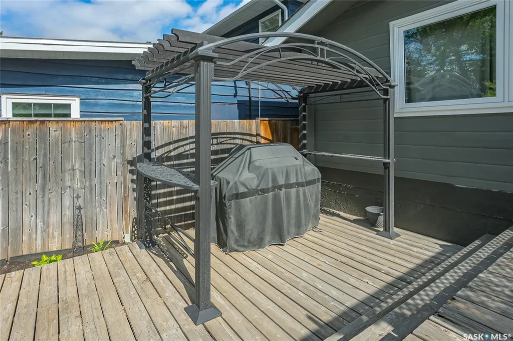 415 Chitek Crescent Saskatoon SK S7K 5C1