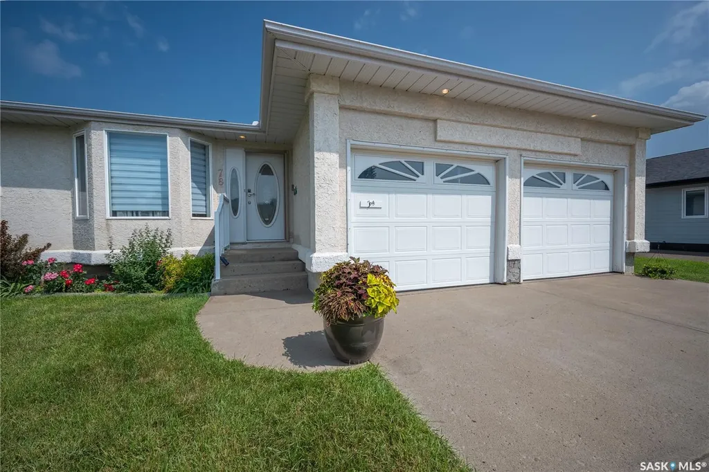 78 Russell Drive Yorkton SK S3N 3W2