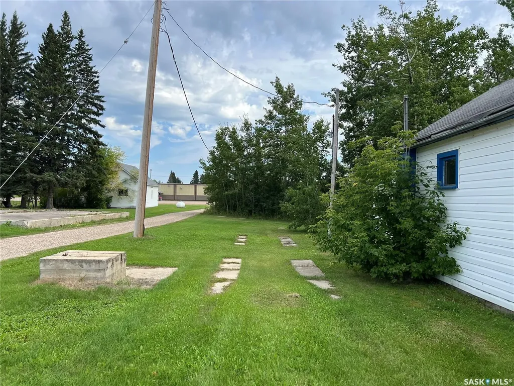 105 1st Avenue S Dorintosh SK S0M 0T0