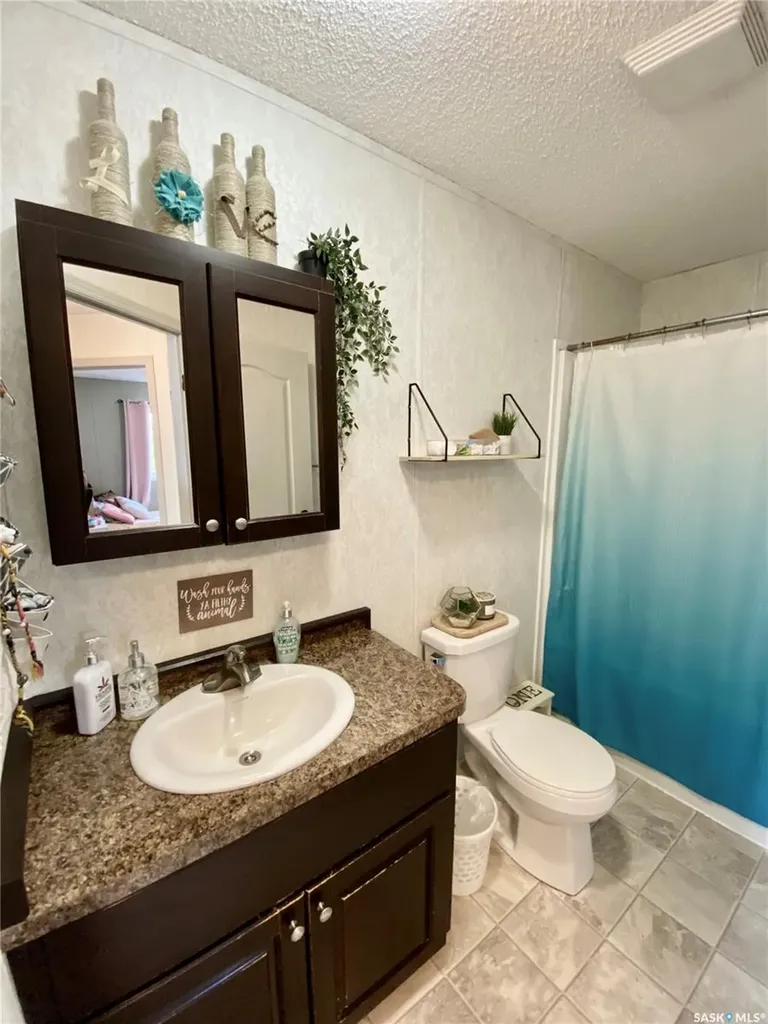114 3 Street E Carnduff SK S0C 0S0