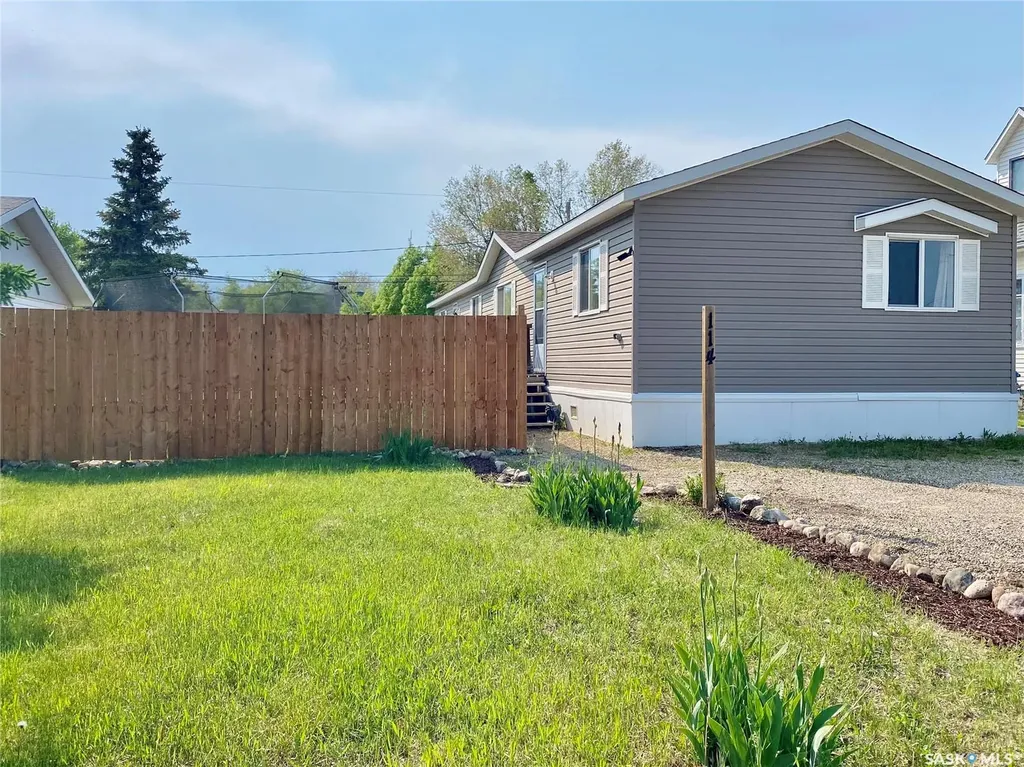 114 3 Street E Carnduff SK S0C 0S0