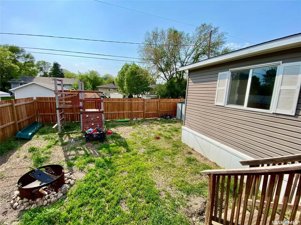 114 3 Street E Carnduff SK S0C 0S0