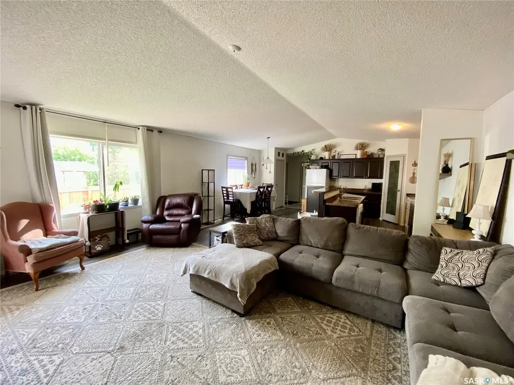 114 3 Street E Carnduff SK S0C 0S0