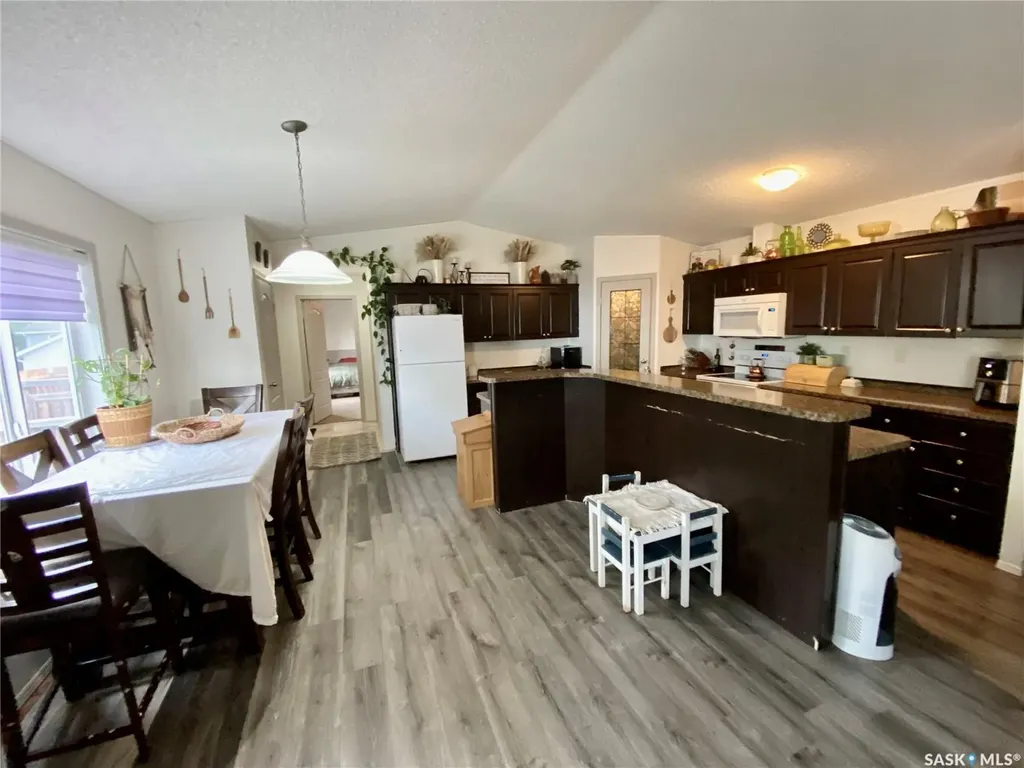 114 3 Street E Carnduff SK S0C 0S0