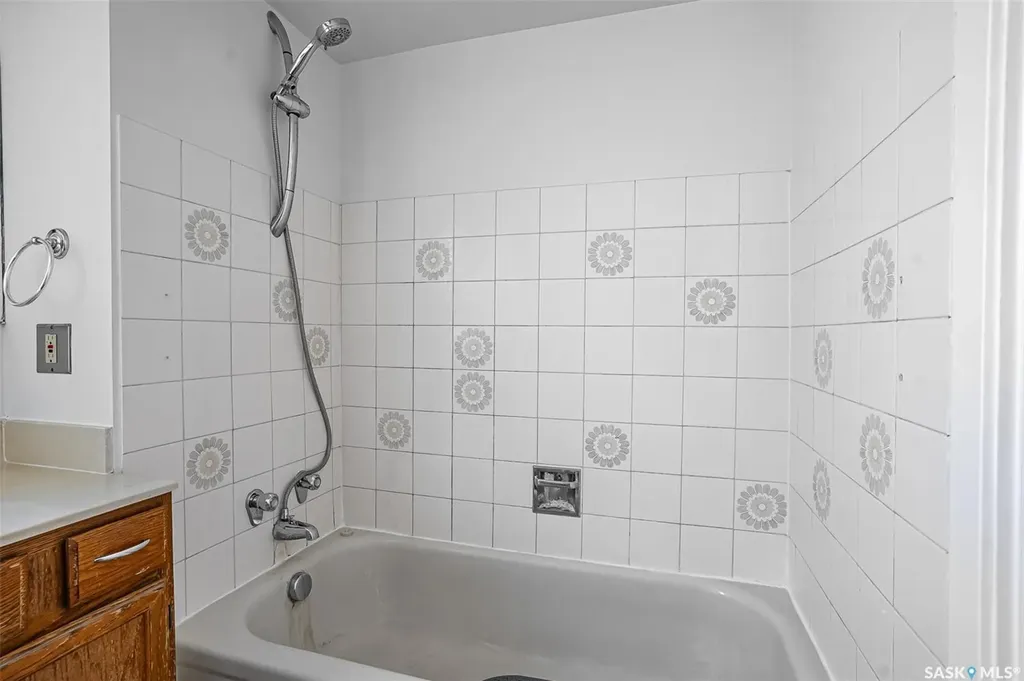 431 4th Avenue N Saskatoon SK S7K 2M4