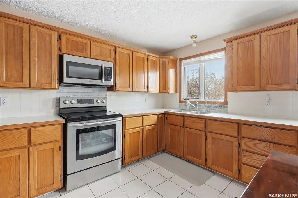 200 Halifax Street Regina SK S4R 1S4