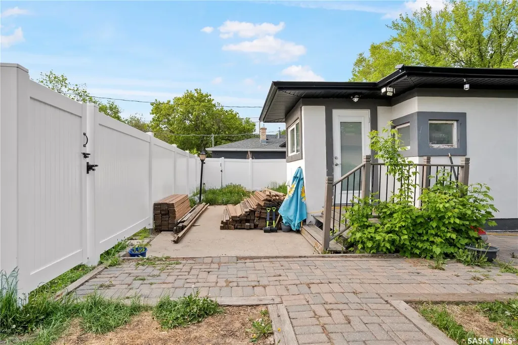 428 Scarth Street Regina SK S4R 2C5