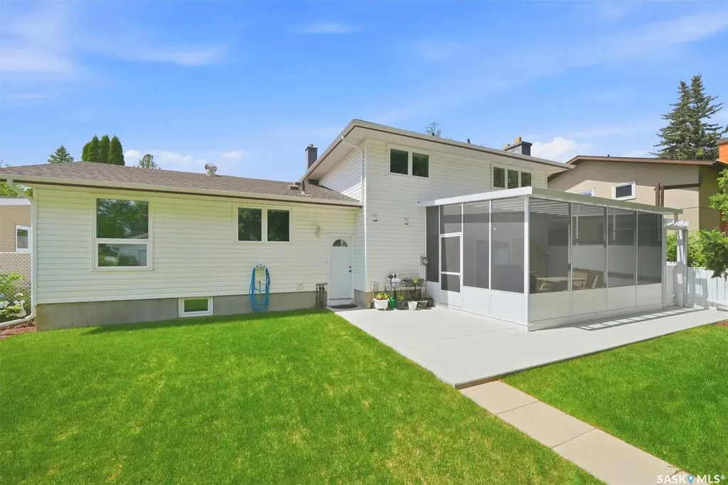 26 Harrington Place Saskatoon SK S7H 3Y5