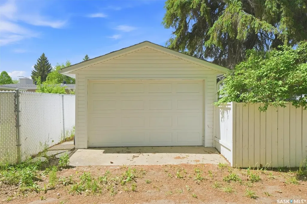 26 Harrington Place Saskatoon SK S7H 3Y5