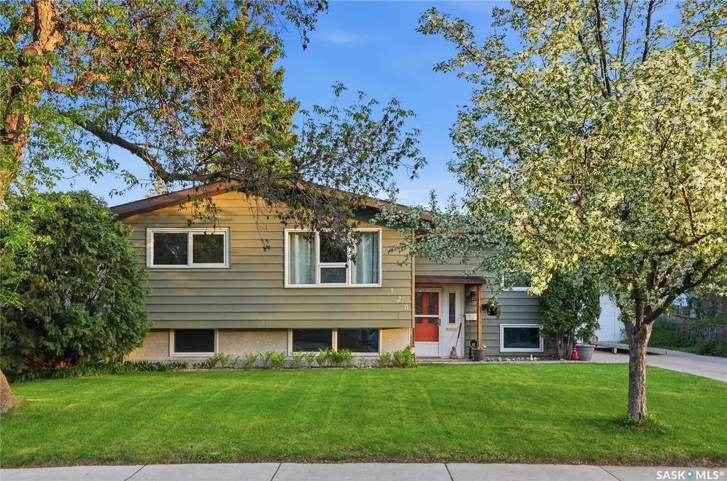 120 Rupert Place Saskatoon SK S7K 1B3