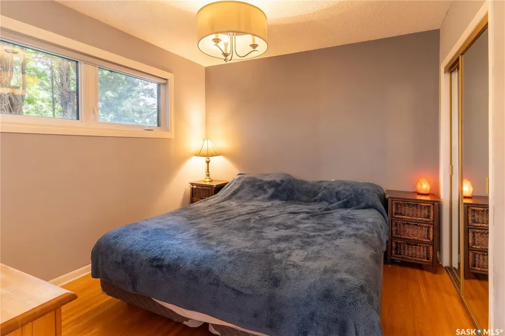 2112 York Avenue Saskatoon SK S7J 1H8