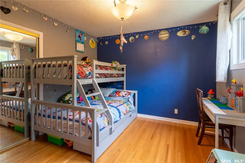 2112 York Avenue Saskatoon SK S7J 1H8