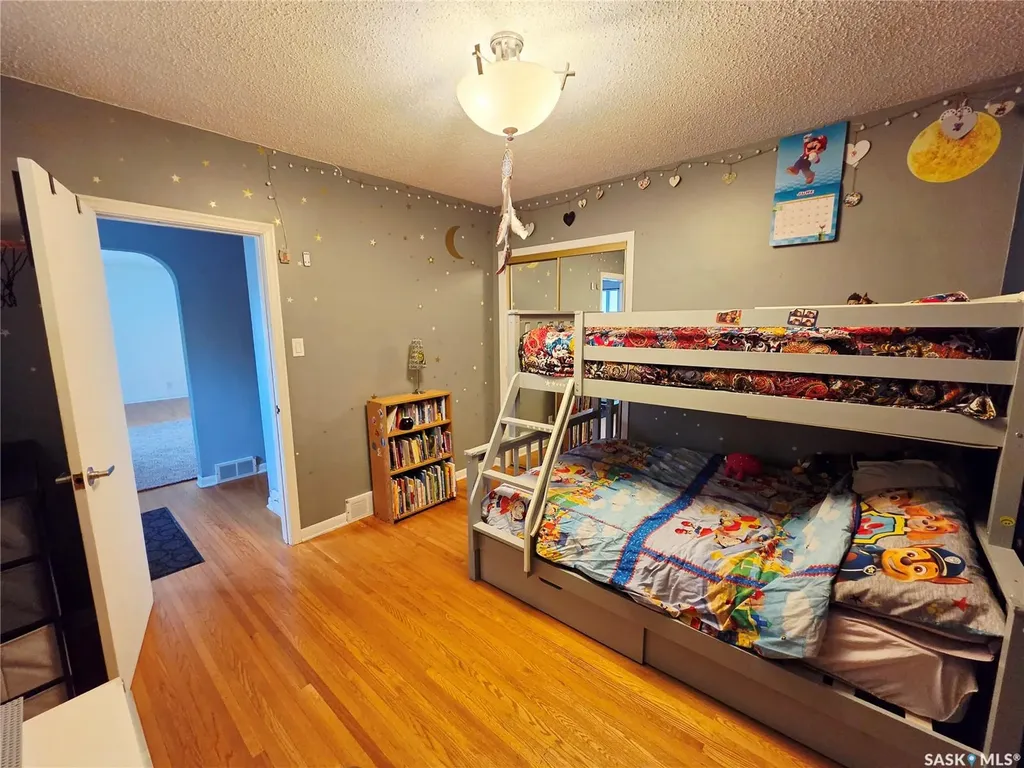 2112 York Avenue Saskatoon SK S7J 1H8