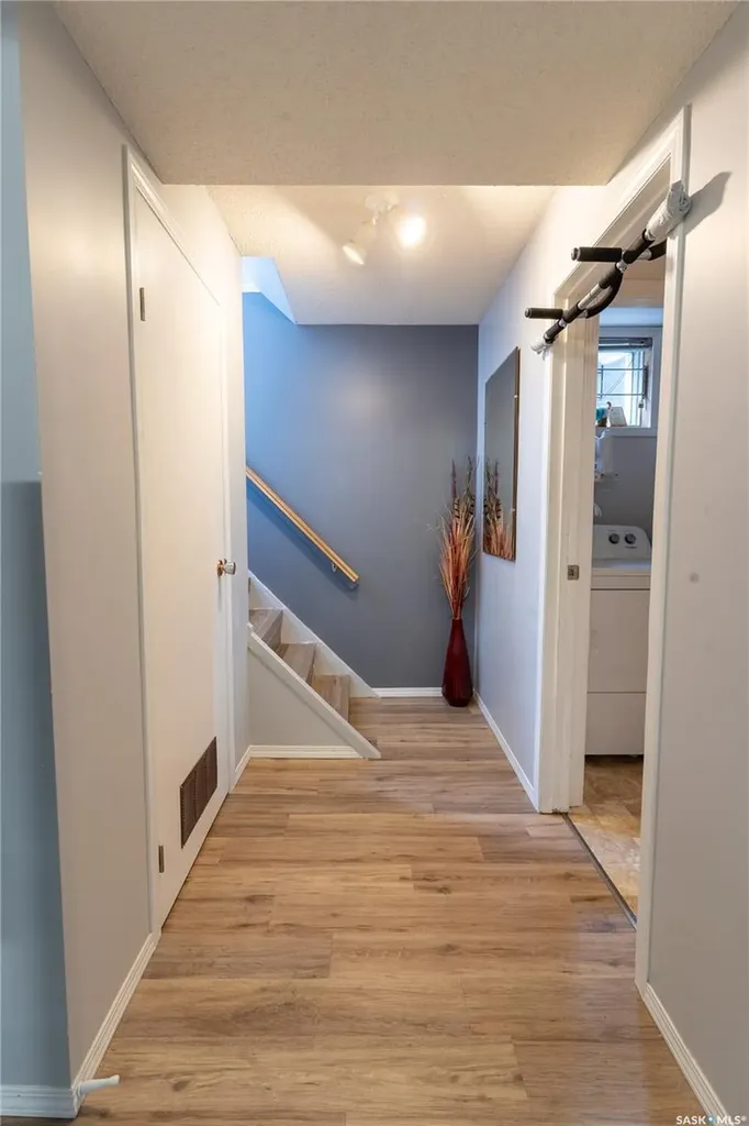 2112 York Avenue Saskatoon SK S7J 1H8