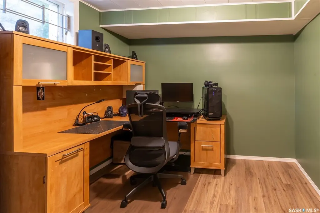 2112 York Avenue Saskatoon SK S7J 1H8