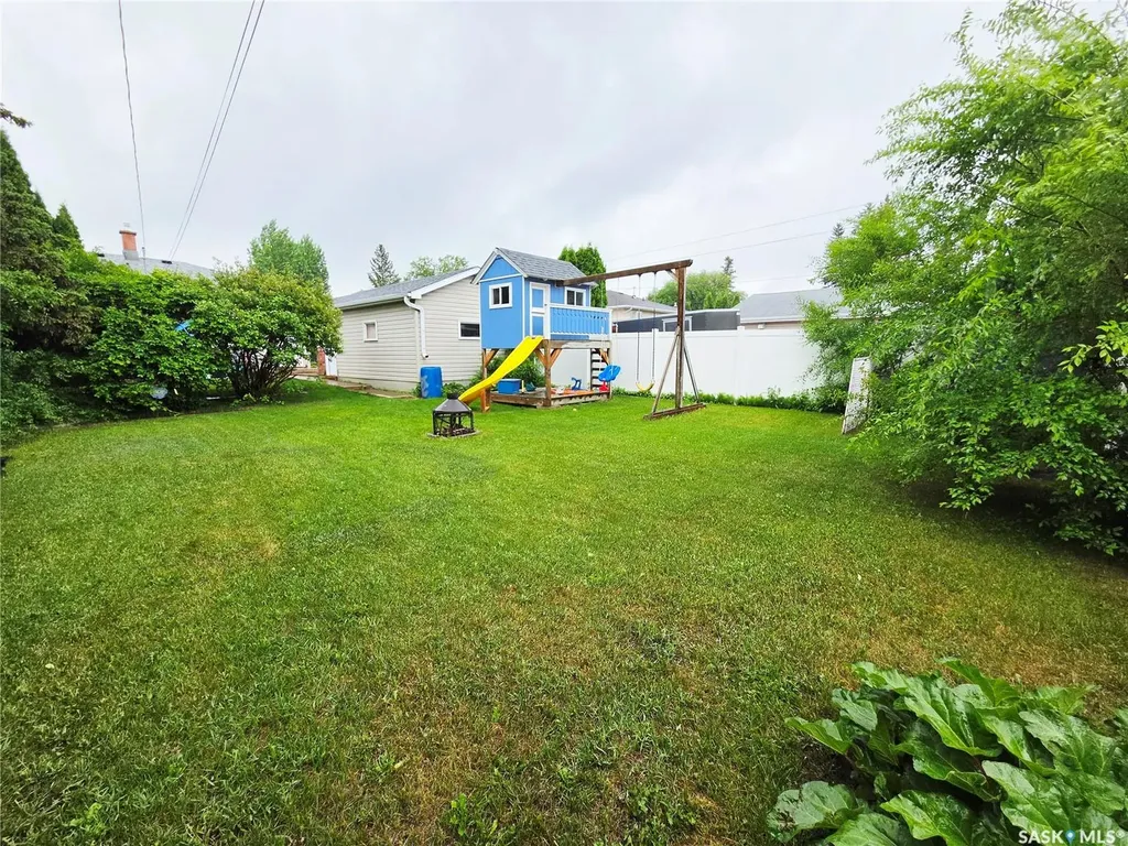 2112 York Avenue Saskatoon SK S7J 1H8
