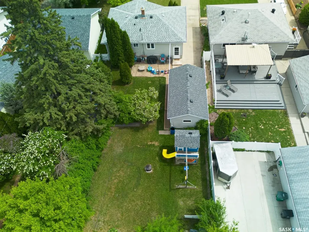 2112 York Avenue Saskatoon SK S7J 1H8