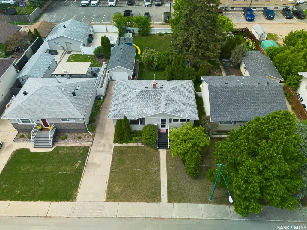 2112 York Avenue Saskatoon SK S7J 1H8