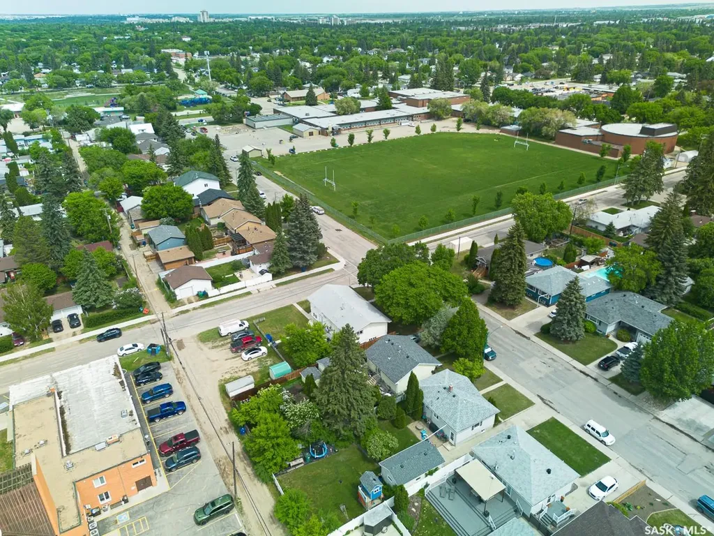 2112 York Avenue Saskatoon SK S7J 1H8