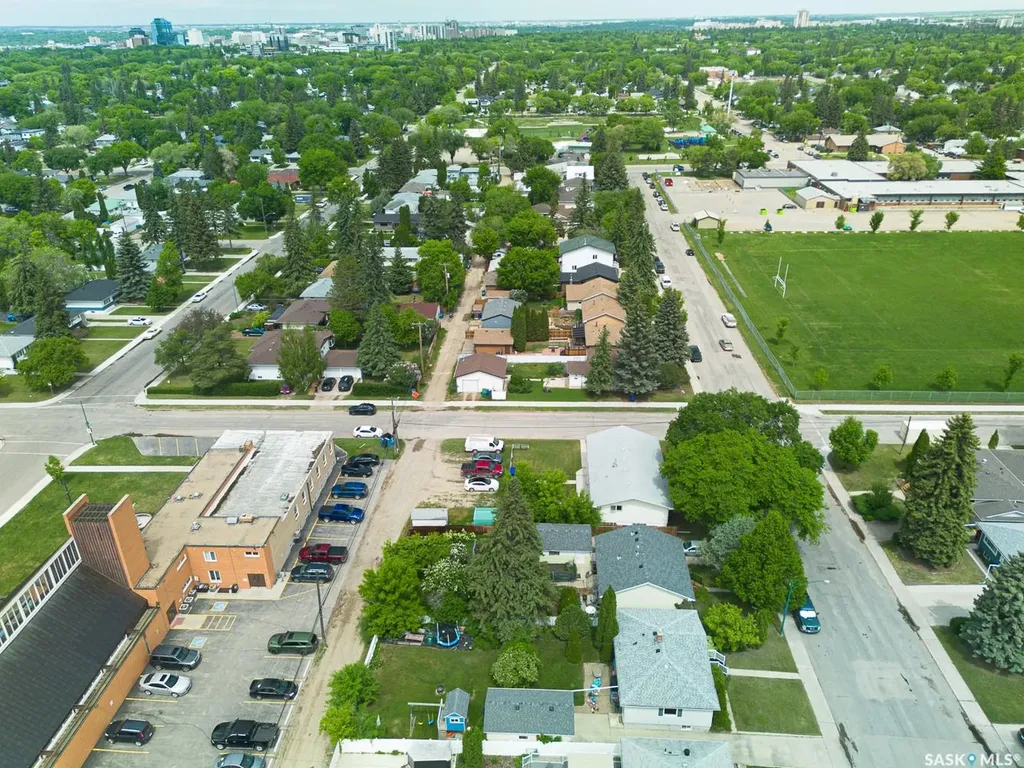 2112 York Avenue Saskatoon SK S7J 1H8
