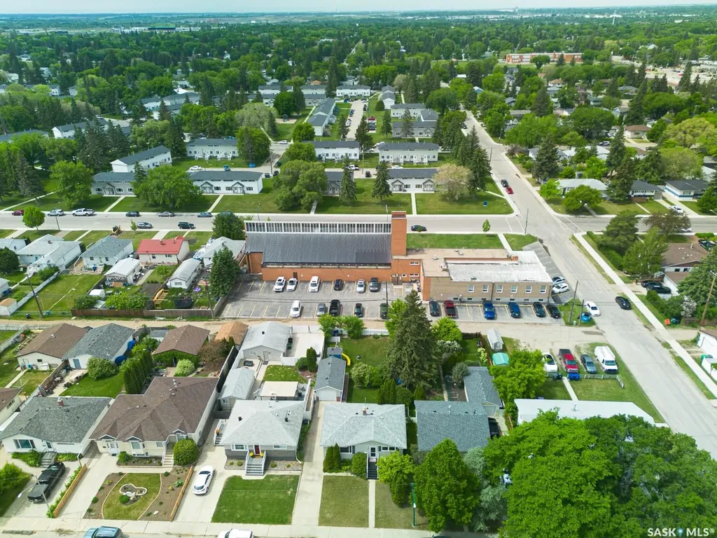 2112 York Avenue Saskatoon SK S7J 1H8