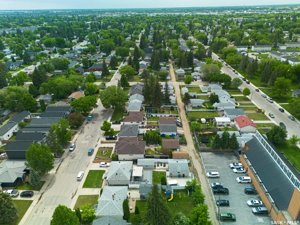 2112 York Avenue Saskatoon SK S7J 1H8