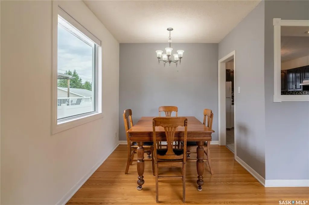 2112 York Avenue Saskatoon SK S7J 1H8
