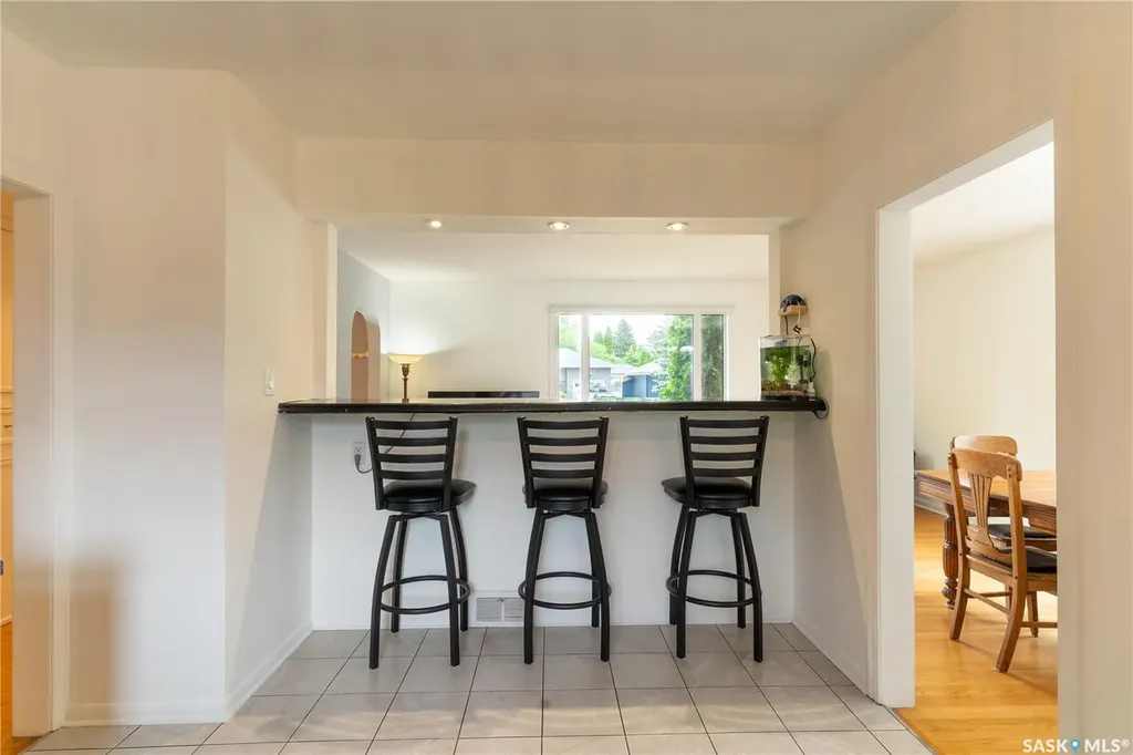 2112 York Avenue Saskatoon SK S7J 1H8
