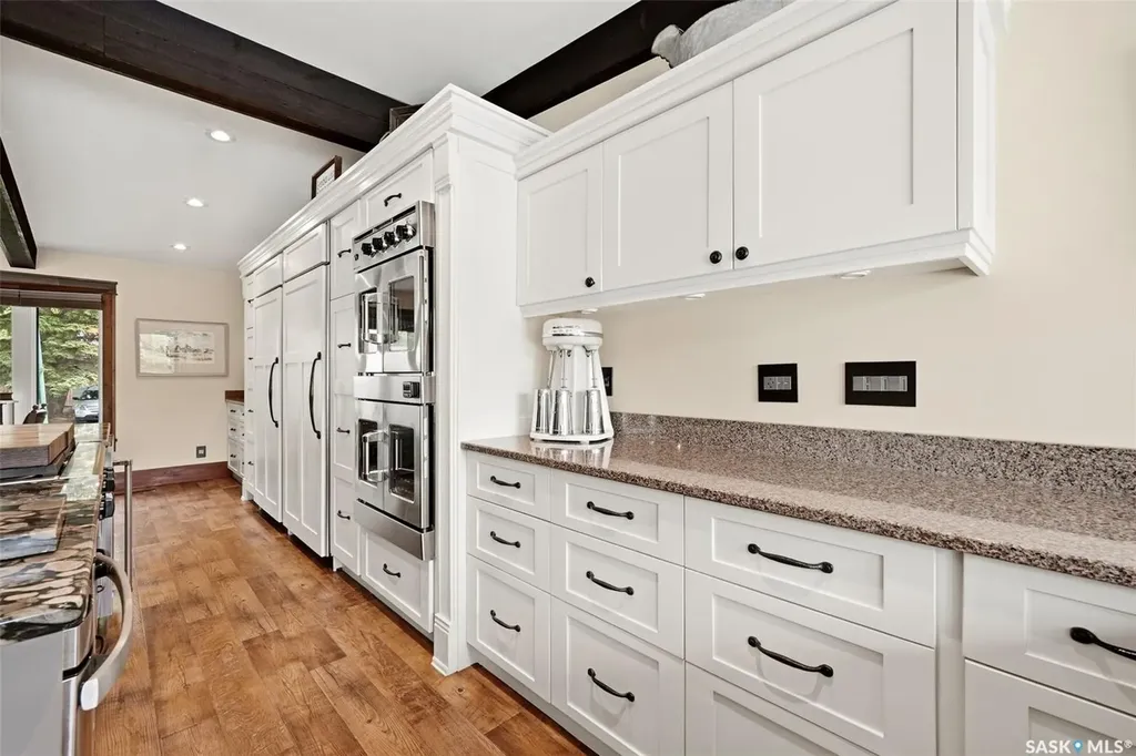 15 Parkwood Road Regina SK S4S 2Z8