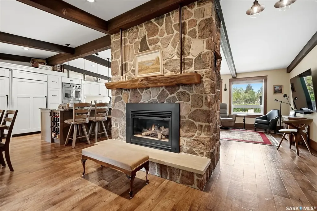 15 Parkwood Road Regina SK S4S 2Z8
