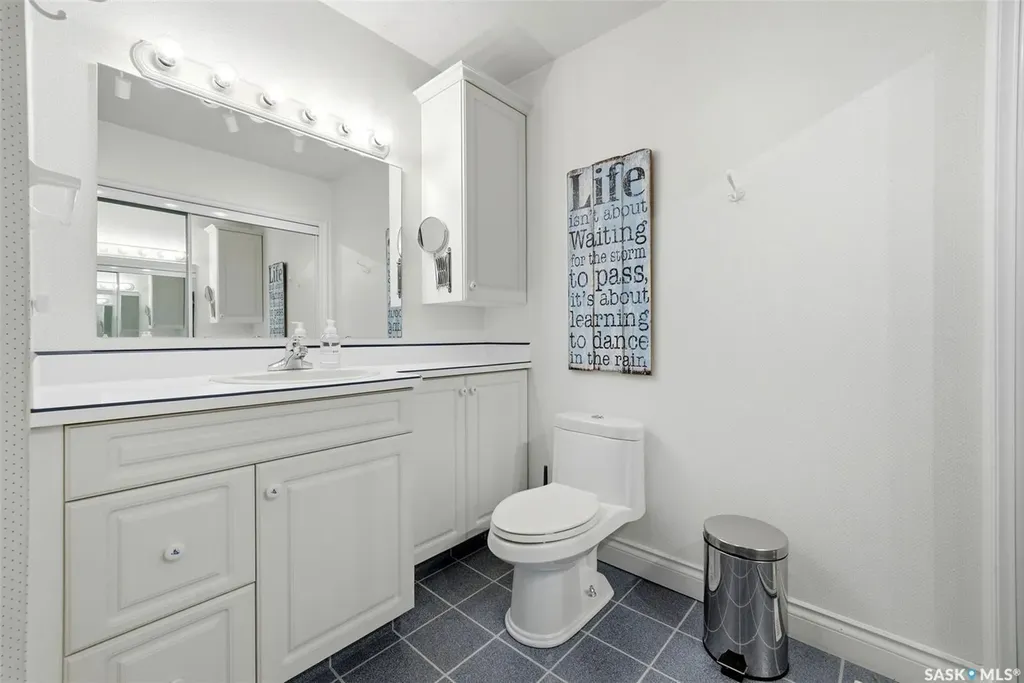15 Parkwood Road Regina SK S4S 2Z8
